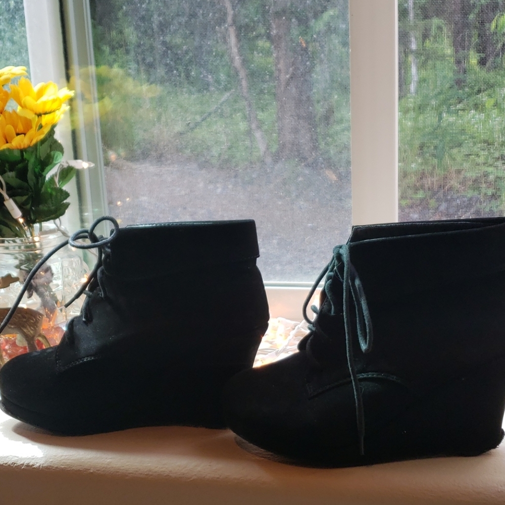 Top Moda black wedge booties - Picture 3 of 4